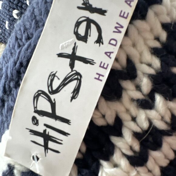 NWT HIPSTER Trapper Winter Hat Knit Faux Fur-Lined Hearts Nordic Button Chin - Picture 7 of 7